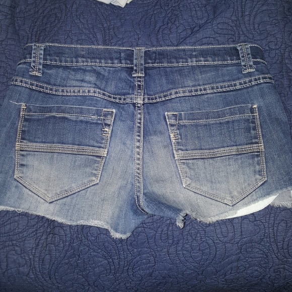 Forever 21 Jean shorts - Picture 2 of 3